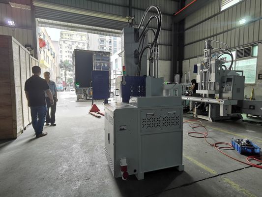30T Plastic Vertical Injection Moulding Machine 6.7kW Dengan 13 KN Ejector Force Low Maintenance