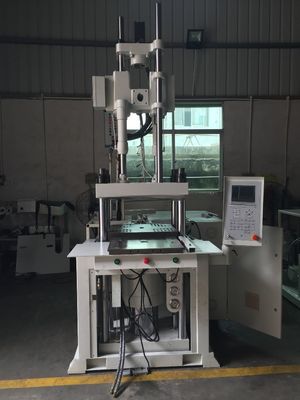 Precision 45T Vertical Plastic Injection Molding Machine Untuk Produksi yang Tepat / Tepat