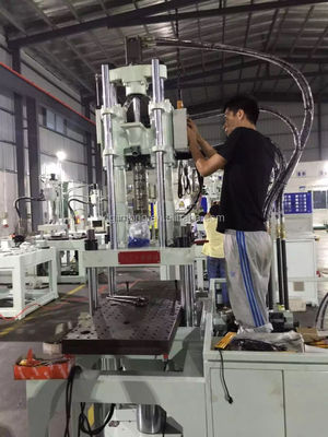 JTT-550DM Double Slide Table Vertical Plastic Injection Molding Machine Untuk Pengolahan ABS/PP