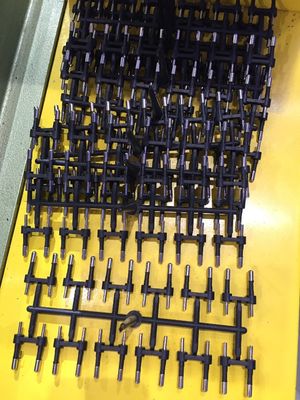 55T Vertikal Plastik Mesin Injeksi Cetakan 40mm Sekrup Diameter Untuk 1.8T Ejector Force