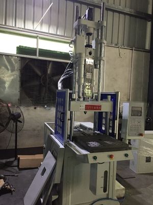 12KW Kitchenware Shuttle Plastic Injection Molding Machine Vertikal 55T