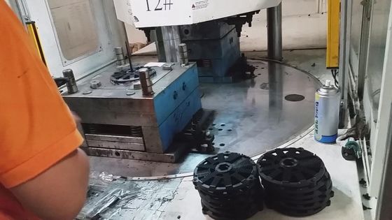 ABS Plastik diproses hidraulik 120 Ton Mesin Injeksi Molding Meja berputar vertikal