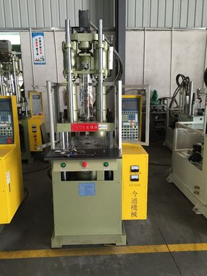 45T Robot Plastik Vertikal Mesin Injeksi Cetakan Dengan 45mm Ejector Stroke
