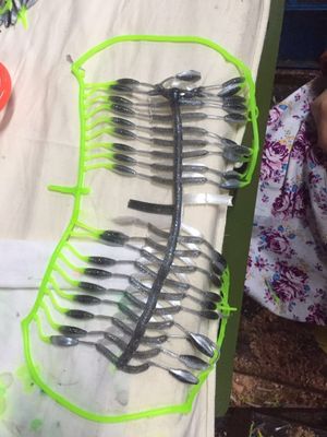 45T vertikal ikan umpan Mesin Injeksi cetakan plastik untuk produksi umpan presisi