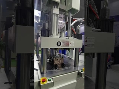 Dua warna Kacamata renang Mesin Injeksi Cetakan vertikal JTT-1700 2V2R